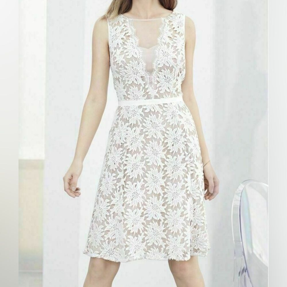 Adrianna Papell White fit and flare lace dress size 6P